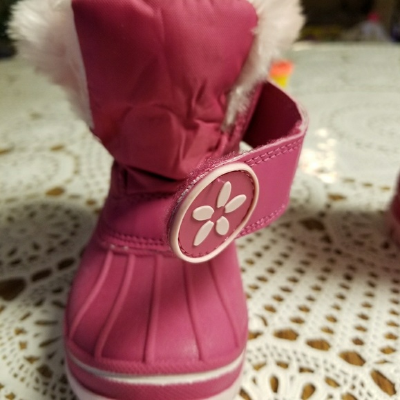 ❤❤SOLD❤❤ Kids snow boots - Picture 5 of 6